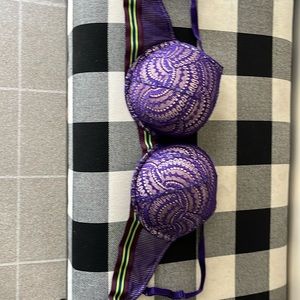 34d bombshell plunge